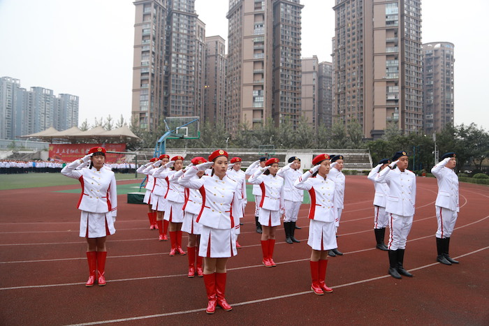 最后一次行礼.JPG