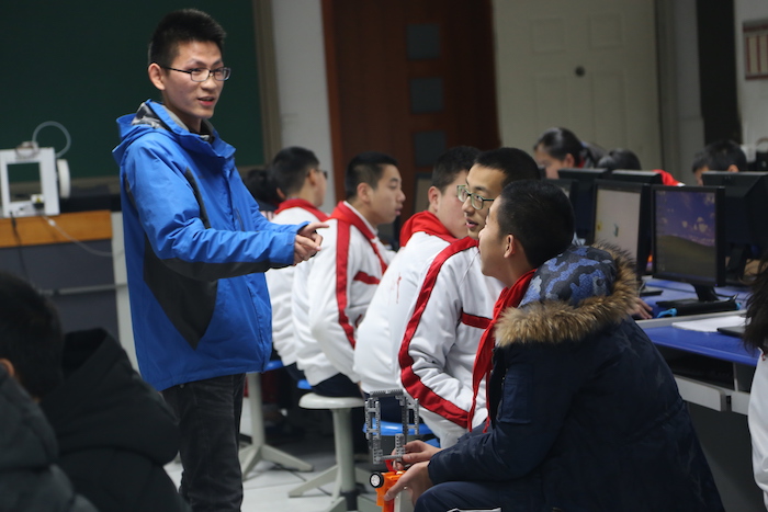 2夏小刚老师展示课《3D打印实战——搬运机器人策略物的设计与制作》.JPG