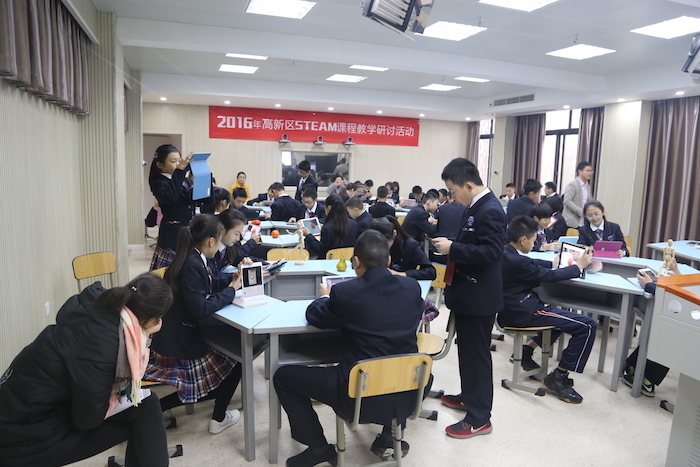 6学生开展项目.JPG